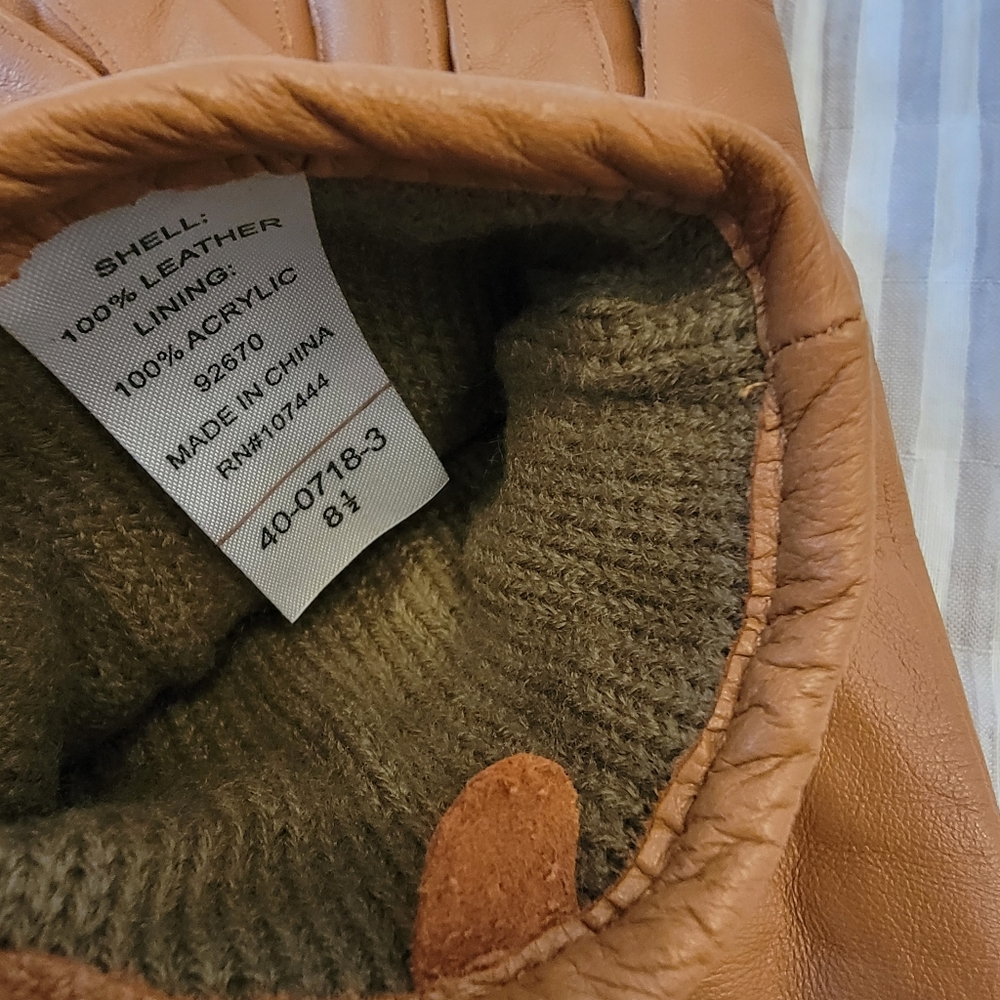 Beautiful Pair of Leather Gloves - Picture 5 of 5